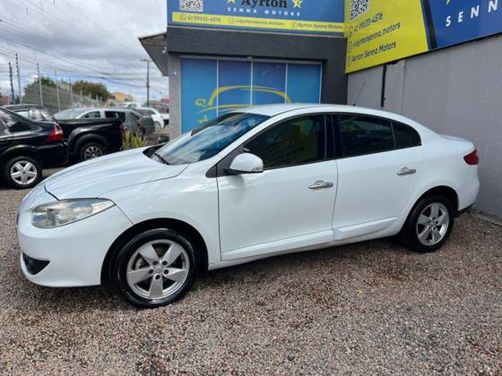 RENAULT FLUENCE 2.0 DYNAMIQUE 16V FLEX 4P AUTOMÁTICO